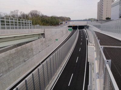 東名阪自動車道　牧の原地区環境対策工事